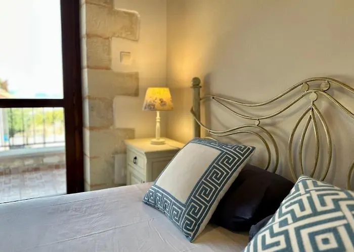 Anais Charming Stone House Villa