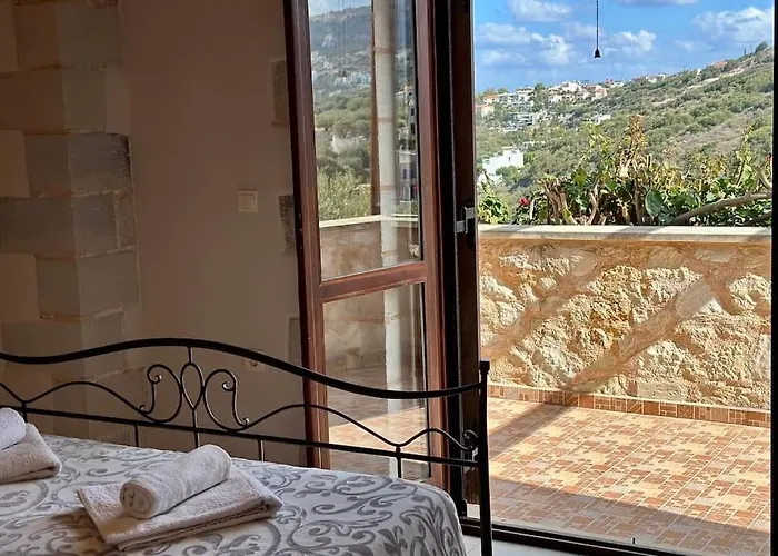 Anais Charming Stone House *