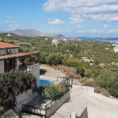 Anais Charming Stone House Villa *