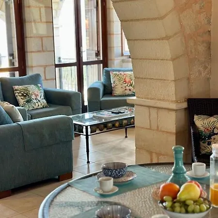 ヴィラ Anais Charming Stone House *