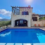 Anais Charming Stone House *