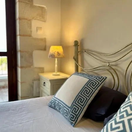 Anais Charming Stone House Villa