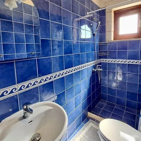 Anais Charming Stone House Villa *