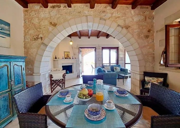 Anais Charming Stone House * חאניה