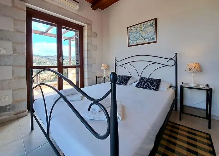 Anais Charming Stone House خانيا